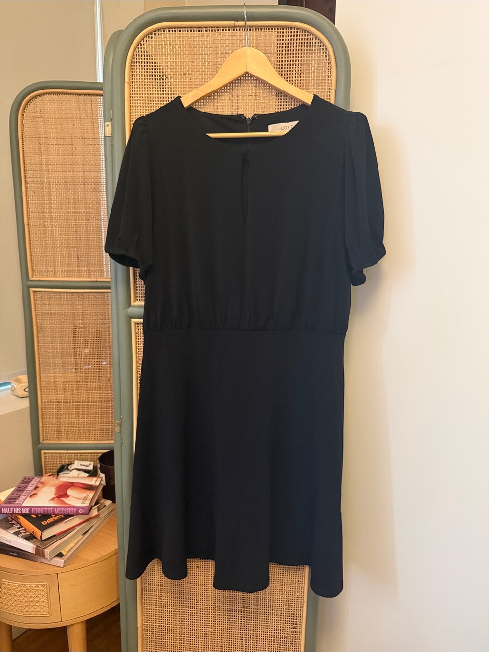 LOFT Black Keyhole Neck Midi Dress Size 10 Puff Sleeve Flowy Stretch
